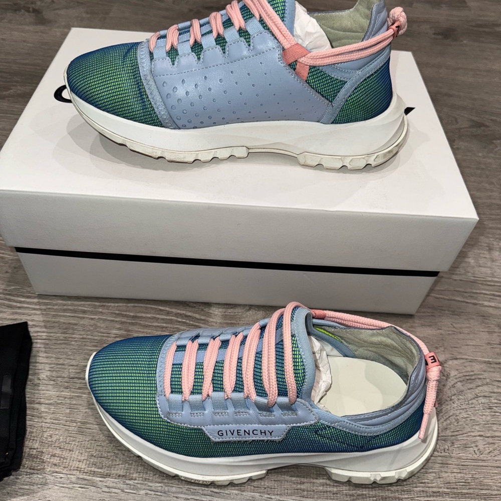 Authentic Givenchy Spectre Low Runner Sneakers Pi… - image 4